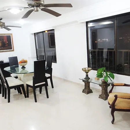 Penthouse Duplex Con Vista A La Bahia. Apartamento